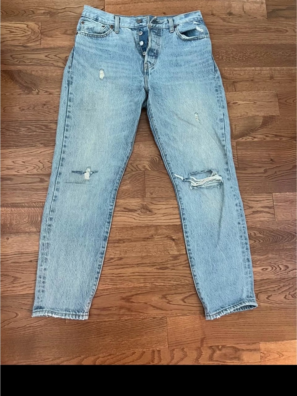 Levi’s Light Wash Distressed Women Jeans - Classic High-Rise